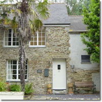 cottage near a pub in truro cornwall