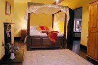 self-catering four poster bed