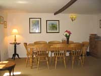 hill cottage dining sleeps 10