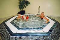 cottages with hot tub