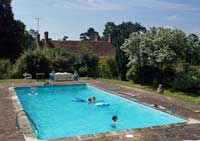 self-catering sussex swimming pool