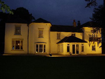 large house for hen parties