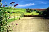 Self-catering cottages with a tennis court