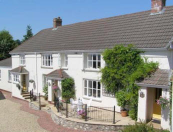 cottages with hot tub