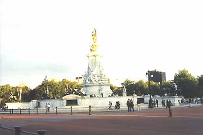 Queen Victoria Memorial opposite Buckingham Palace