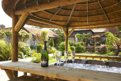 Stable Cottage with hot tub, Norfolk East Anglia