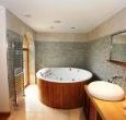 Master ensuite Koihler riverbath