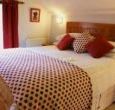 A romantic couples cottage with view of the valley and large spa bath, South Devon