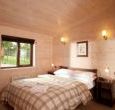 Elvaston Pinelodge bedroom