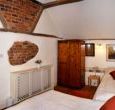 Luxurious cottage mid way between Worcester and Cheltenham