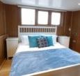 Self catering houseboat sleeps 4 Suffolk