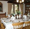 Self catering large house with dining room 