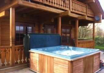 Dwr Y Felin Log Cabins  - Carno,  
