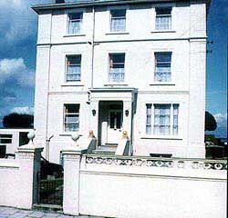 Lionstone House Holiday Apartments  - Ryde,  