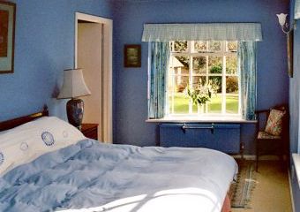 Old Tudor Cottage Annexe Dogs welcome, South Coast   - Henfield,  