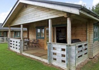 Kingfisher Dogs-welcome Cottage, Lake Pochard, Cotswold Water Park, Cotswolds   - Lake Pochard, Cotswold Water Park,  
