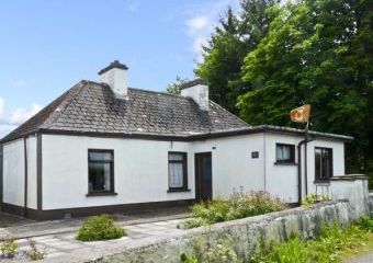 Maloney's Place Dogs-welcome Cottage, Foxford, County Mayo, West Ireland  - Foxford,  