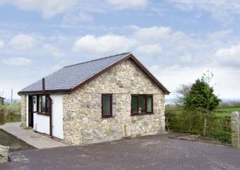 Dolphin Bach Dogs-welcome Cottage, Dolphin Near Mold, North Wales   - Dolphin Near Mold,  