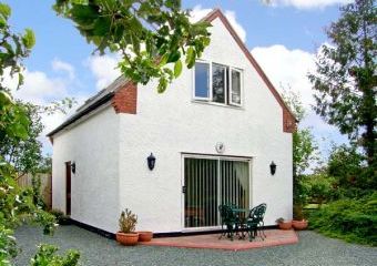 Woodpecker Dogs-welcome Cottage, Farndon, Cheshire, North Wales   - Farndon,  
