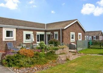Rockpool Dogs Welcome Cottage, Northumbria  - Chathill near Beadnell,  