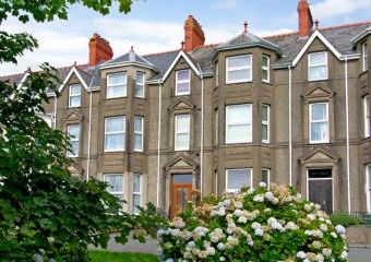 Ardwyn Beach Town House, Criccieth, North Wales   - Criccieth Castle,  