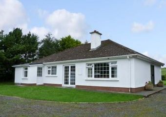 Corrib Dogs Welcome Cottage, County Galway, West Ireland   - Clonbur,  