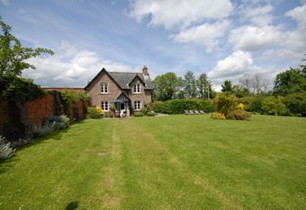 Gardeners Cottage  - Kington,  