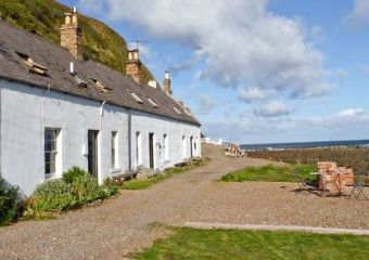 Shoreside Beach Cottage, Southern Scotland   - Burnmouth,  