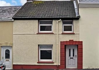 Castle View Family Cottage, Kidwelly, South Wales   - Broadway, Kidwelly,  