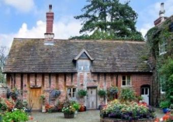 Courtyard Countryside Cottage, Meeson, Heart Of England   - Meeson,  