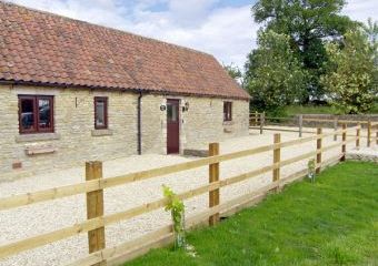 Bull Pen Dogs-welcome Cottage, Charlton, Cotswolds   - Charlton,  