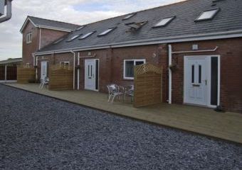 2 Castle Quarter Cottages Family Cottage, Ledsham Near Chester, North Wales   - Ledsham Near Chester,  