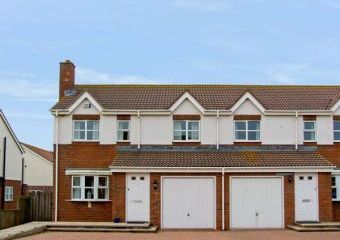 Sandy Cove Dogs-welcome Cottage, Beadnell, Northumberland   - Beadnell,  