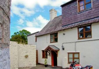 The Ingle Dogs-welcome Cottage, Ruthin, North Wales   - Ruthin,  