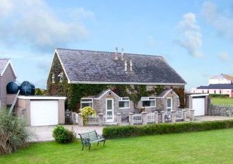 Snowdon View 2 Dogs-welcome Cottage, Dinas Dinlle, North Wales   - Dinas Dinlle,  