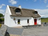 Ballyglass Thatched Cottage Dogs-welcome Cottage, Roscommon, County Roscommon, West Ireland   - Roscommon,  