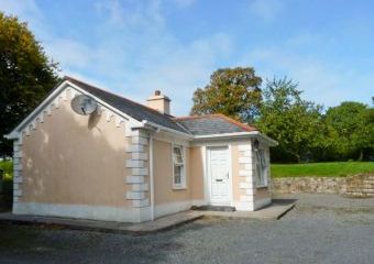Fallowfield Cottage Dogs-welcome Cottage, Cahir, East Ireland   - Cahir,  