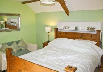 Ger-Y-Nant Family Cottage, Govilon, South Wales   - Govilon,  