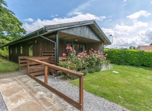 self-catering pine lodges somerset