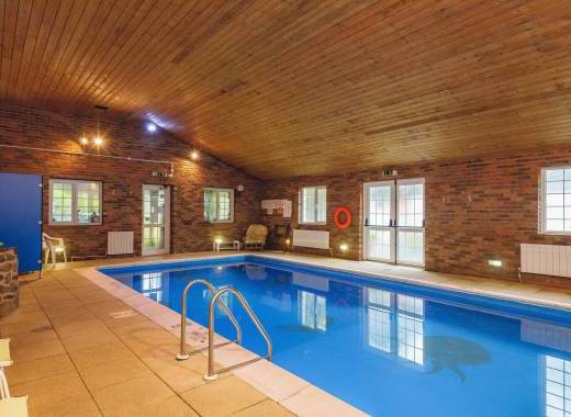 self catering exclusive pool