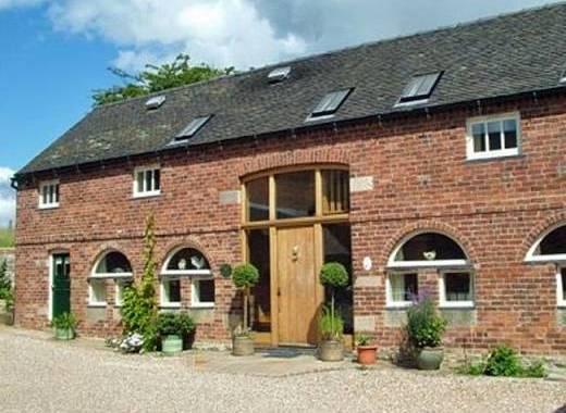 luxury self-catering cottages derbyshire peak district dining room