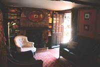 Self-catering cottages and houses with traditional decor and old-fashioned comfort