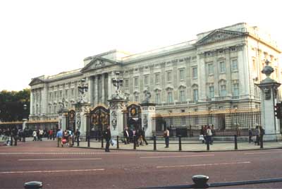 Buckingham_Palace_in_London