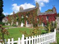 lareg house for self-catering for groups of up to 21 Lake District