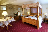 self-catering cottage with four poster bed, cotswolds, gloucestershire