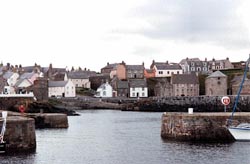 Portsoy_harbour.jpg (9851 bytes)