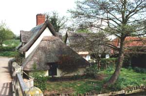 Bridge Cottage on the banks of the river near Flatford Lock and Constable Exhibition - take a self-catering holiday or short break in Suffolk to make the most of this beautiful area