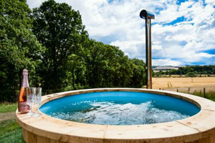 Eden Hideaway Hot Tub with Country Views
