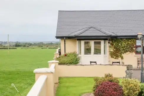 Romantic Pet-Friendly Cottage near Tralee, Kerry,  Ireland