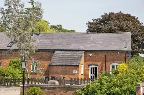 William's Hayloft with Swimming Pool, Sports Court & Toddler Play Area  - Whitchurch, 